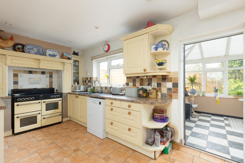 Property photo 3 of 22 4936412