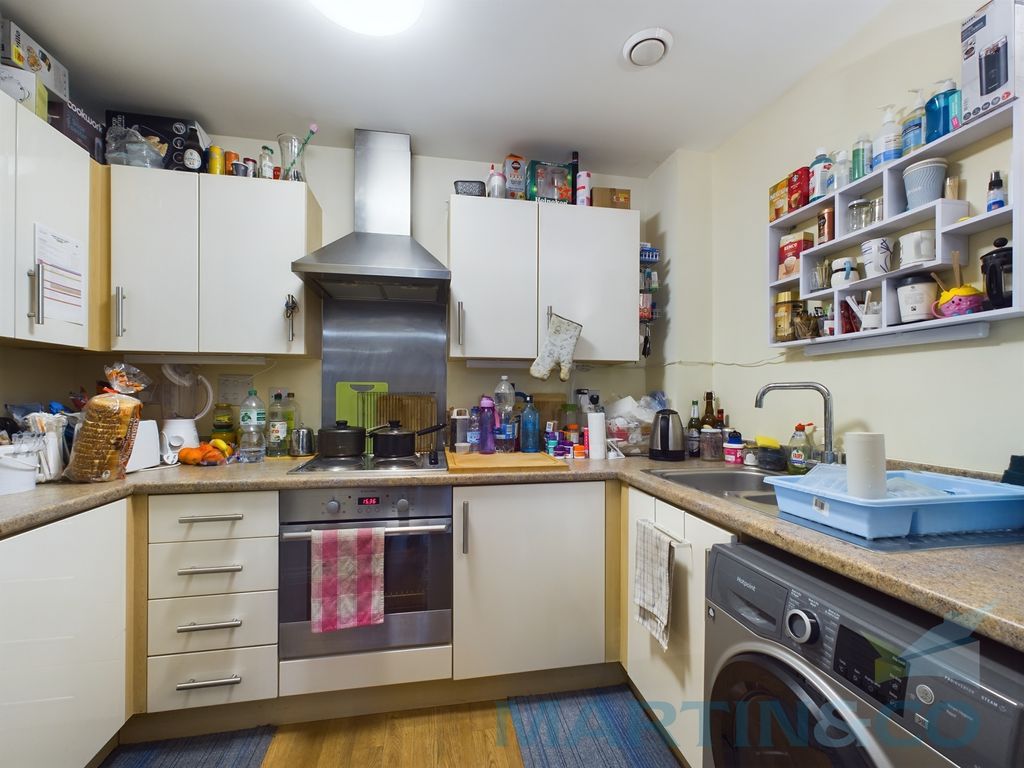 Property photo 2 of 5 Kitchen