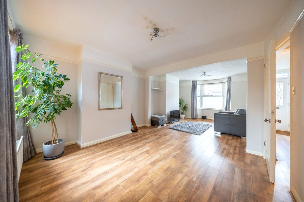 Property photo 1 of 22 Picture No. 07