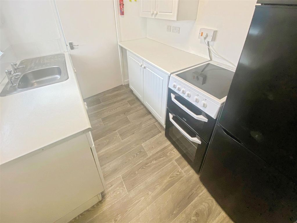 Property photo 2 of 14 ee6F1E45-13.Jpg