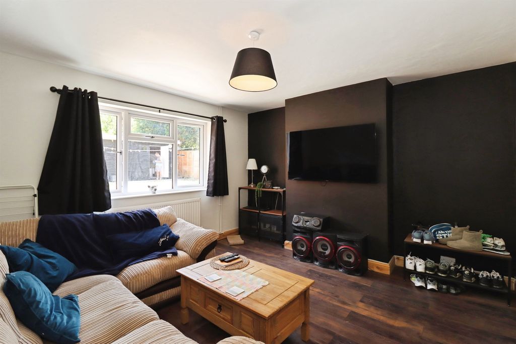 Property photo 2 of 17