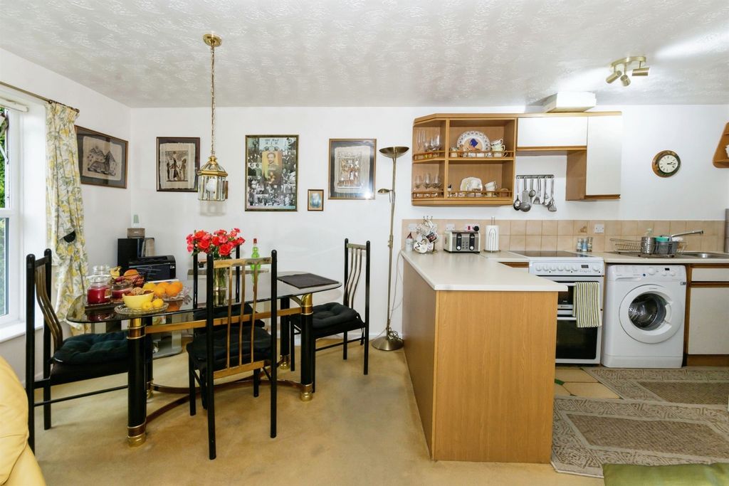 Property photo 3 of 21