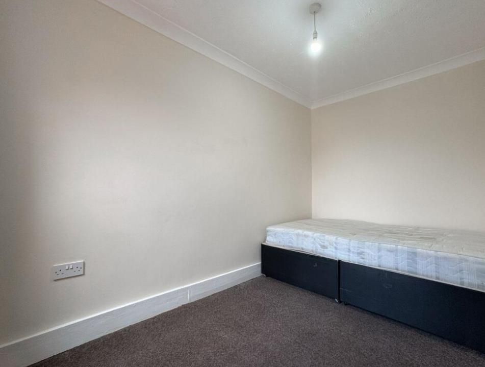 Property photo 3 of 6 3