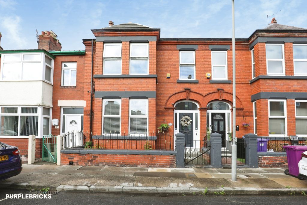 Property photo 2 of 25