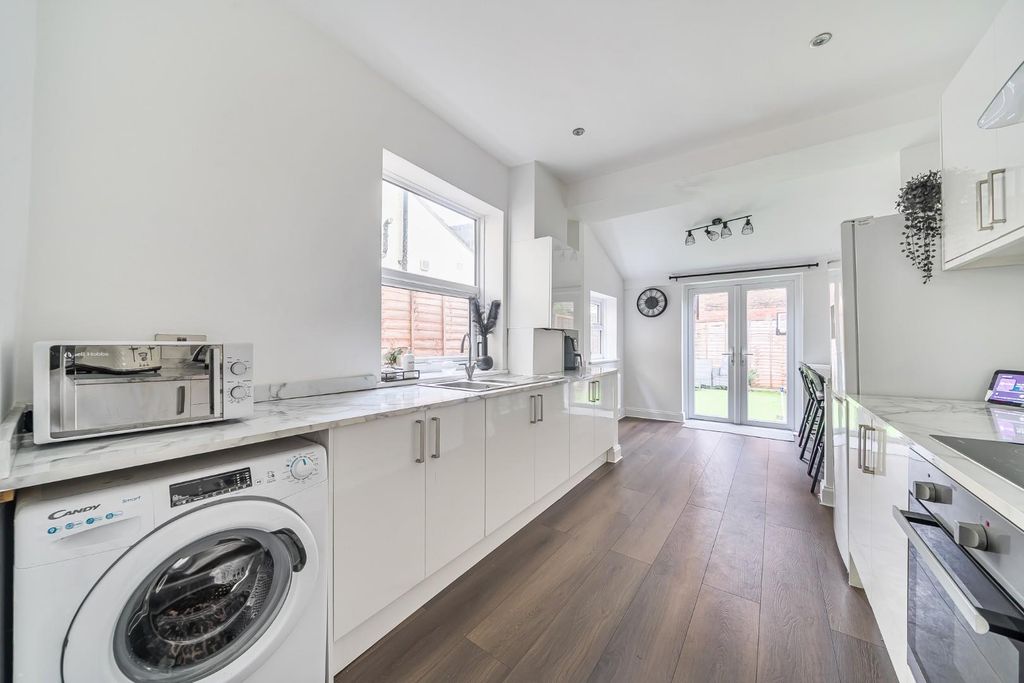Property photo 2 of 14 1-69719E9753B87-1403392-14-6970d7Ca6B04d-1.Jpg