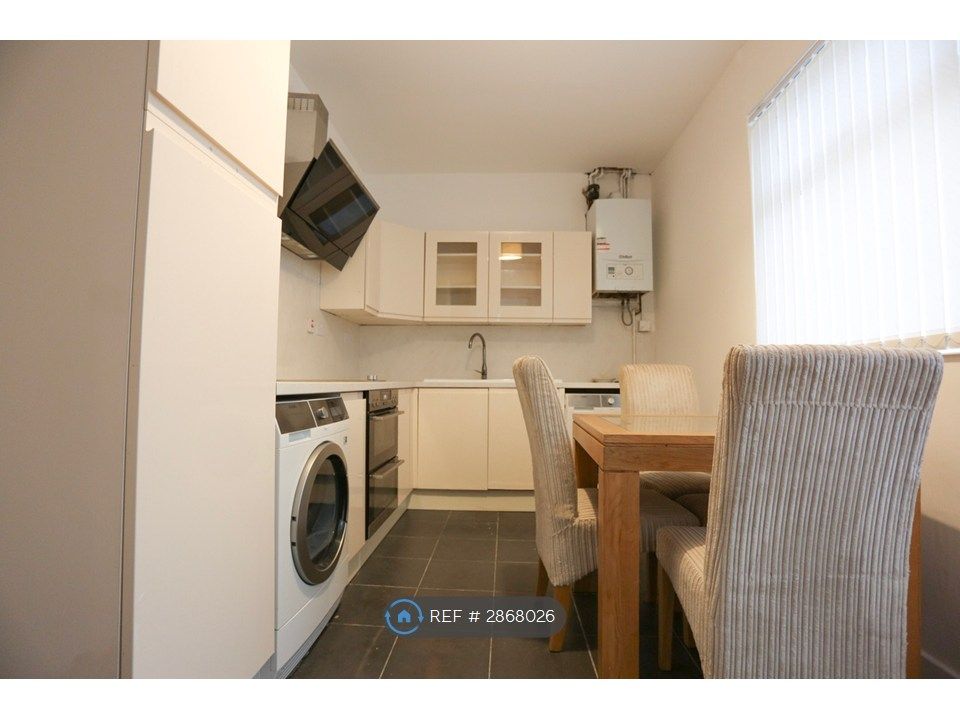 Property photo 3 of 9 Kitchen Diner