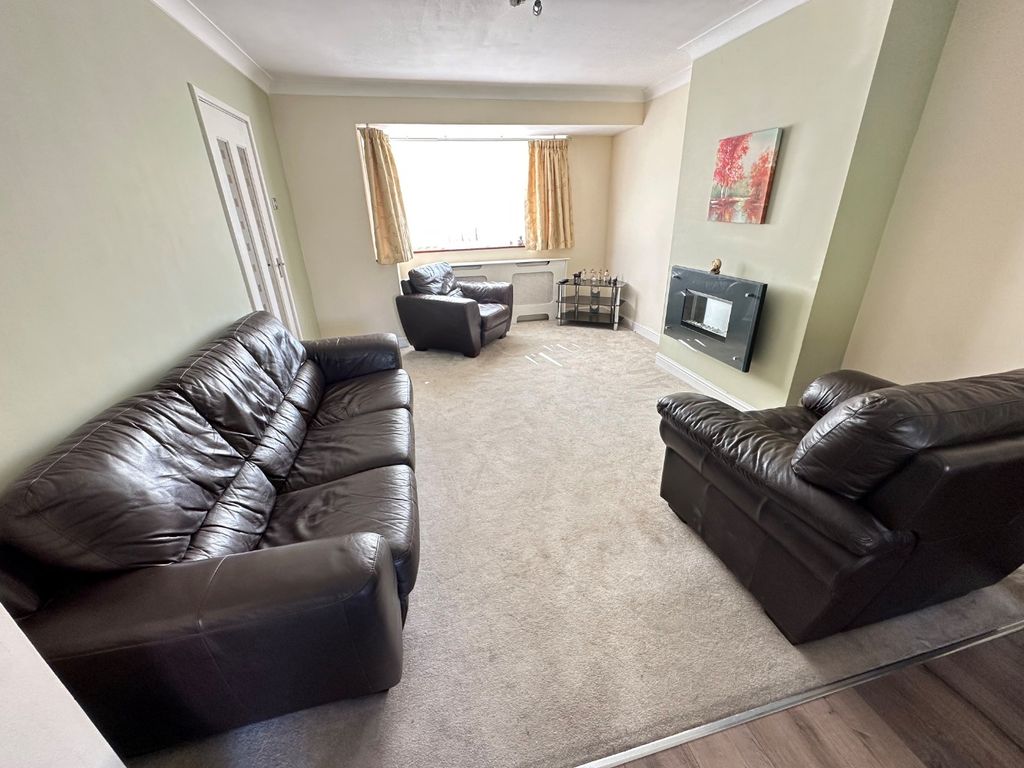 Property photo 3 of 18 4491002