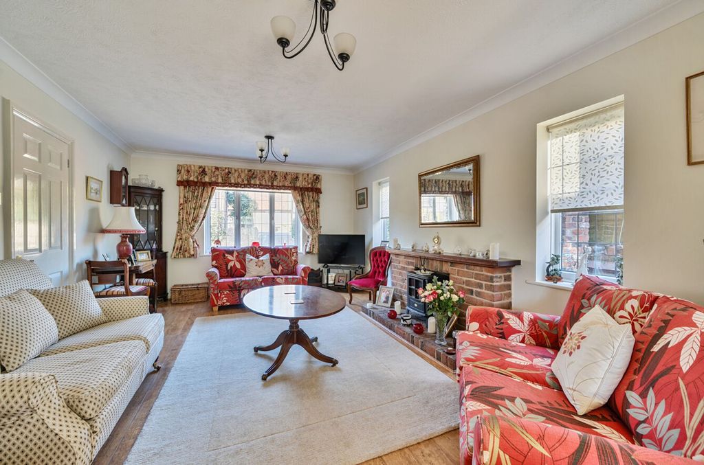 Property photo 2 of 19