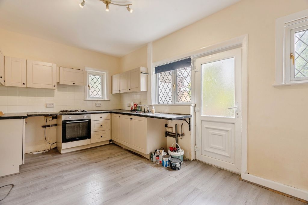 Property photo 3 of 13 Pbox-Img.Jpg