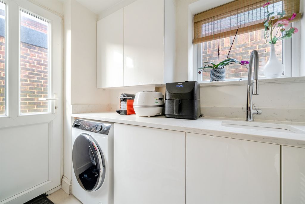Additional image 11 of 4 bed detached house for saleThe Coppice, Enfield EN2