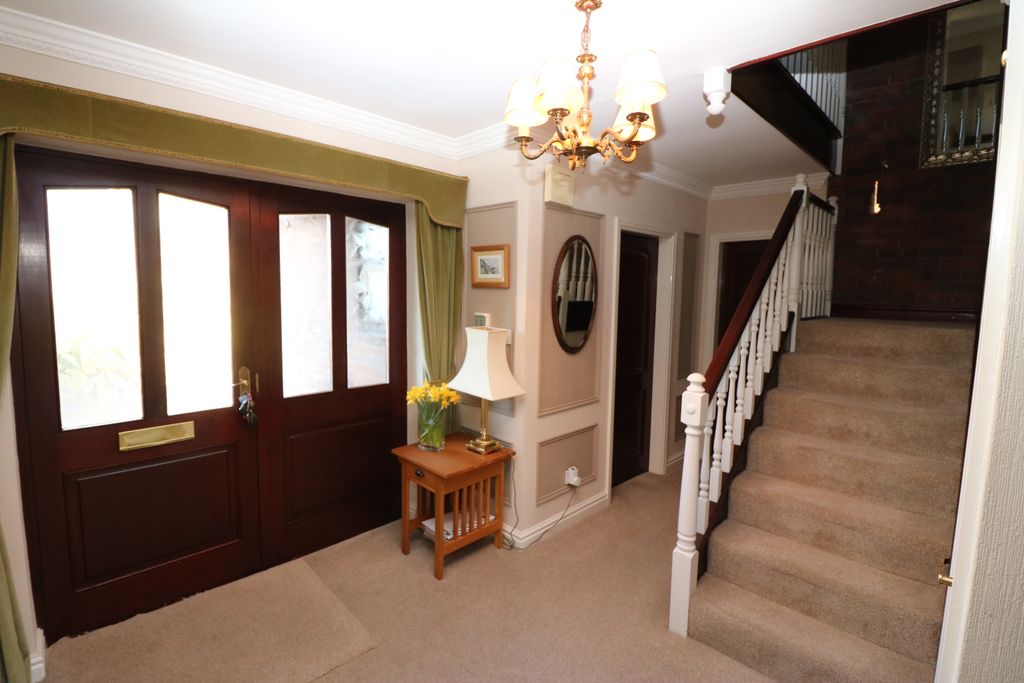 Property photo 2 of 26
