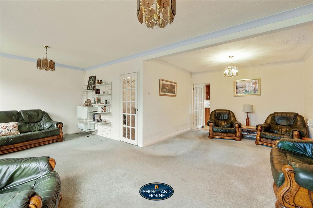 Property photo 3 of 23 2 Jacklin Drive (23 Of 26).Jpg