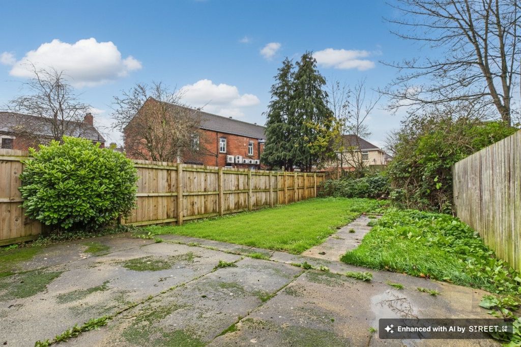 Property photo 2 of 28