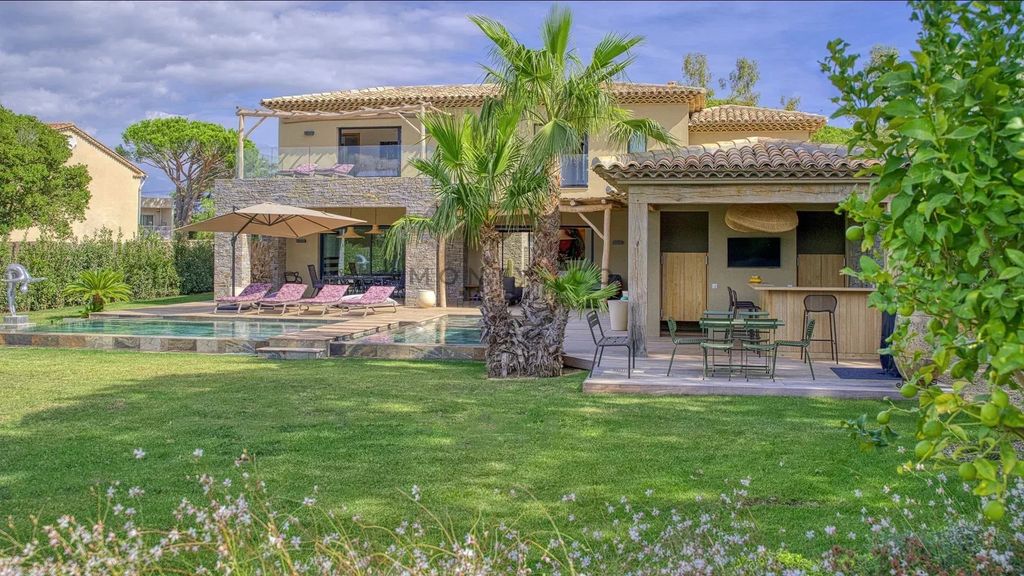 Property photo 1 of 21 For Sale - New Architect-Designed Villa On The Outskirts Of Saint-Tropez Village