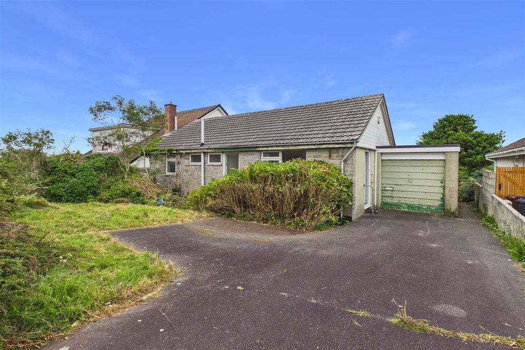 Property photo 1 of 18 Tretherras Road