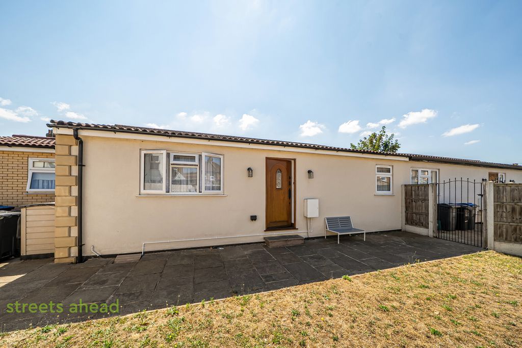 Property photo 1 of 22 c21B17Ec-6469-49c...