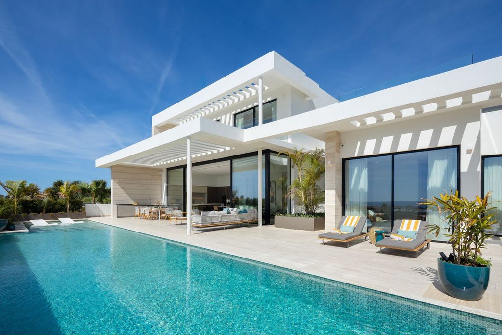 Property photo 1 of 34