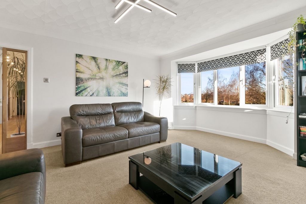 Property photo 2 of 30