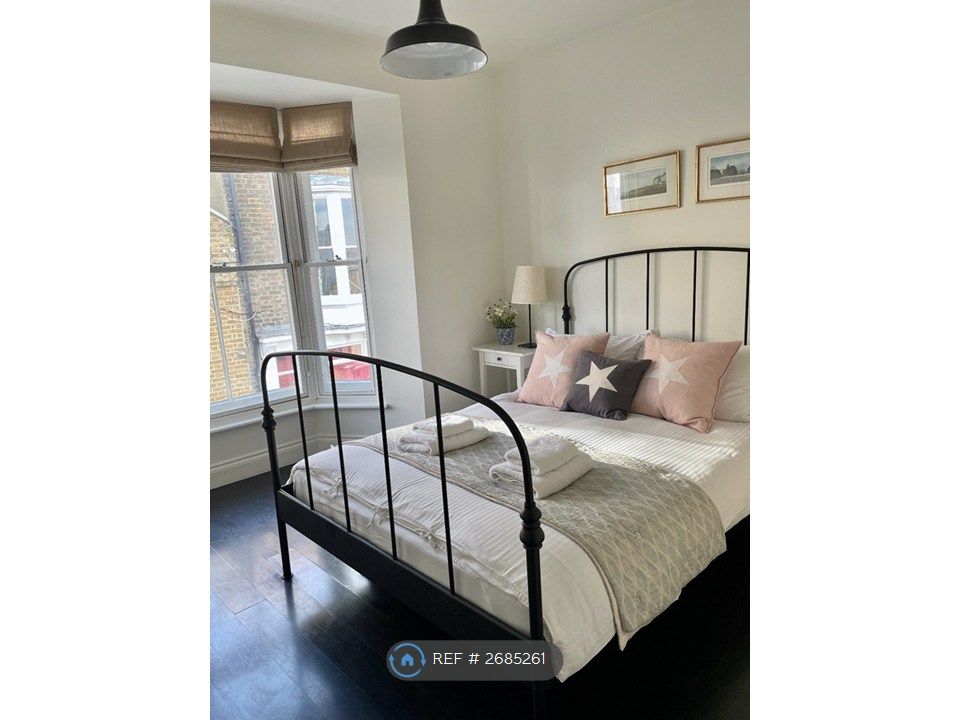 Property photo 1 of 13 Bedroom 1