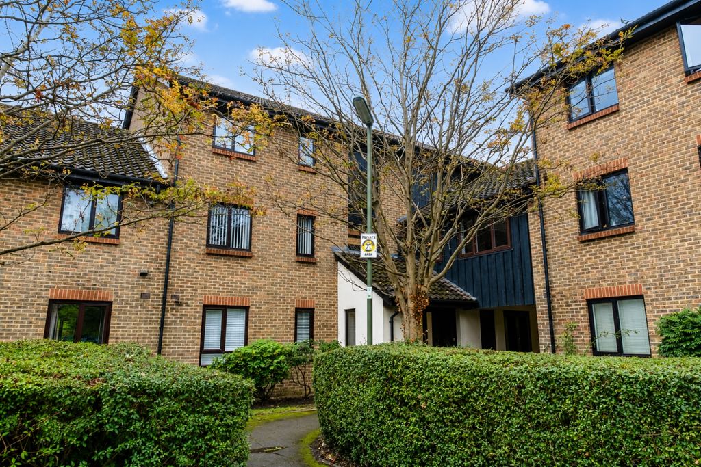 Property photo 1 of 8 404c42A2-9cc6-4002-B727-43995F0Ac4E6