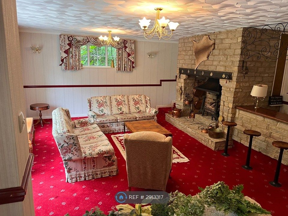 Property photo 2 of 22 Main Lounge