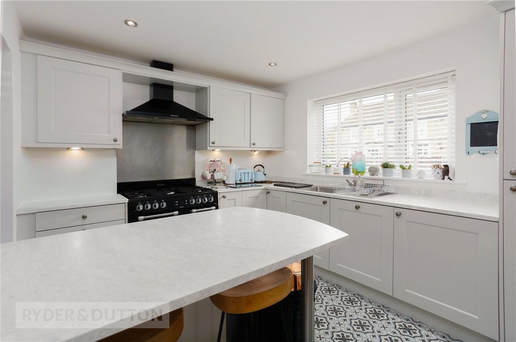 Property photo 3 of 34 Kitchen