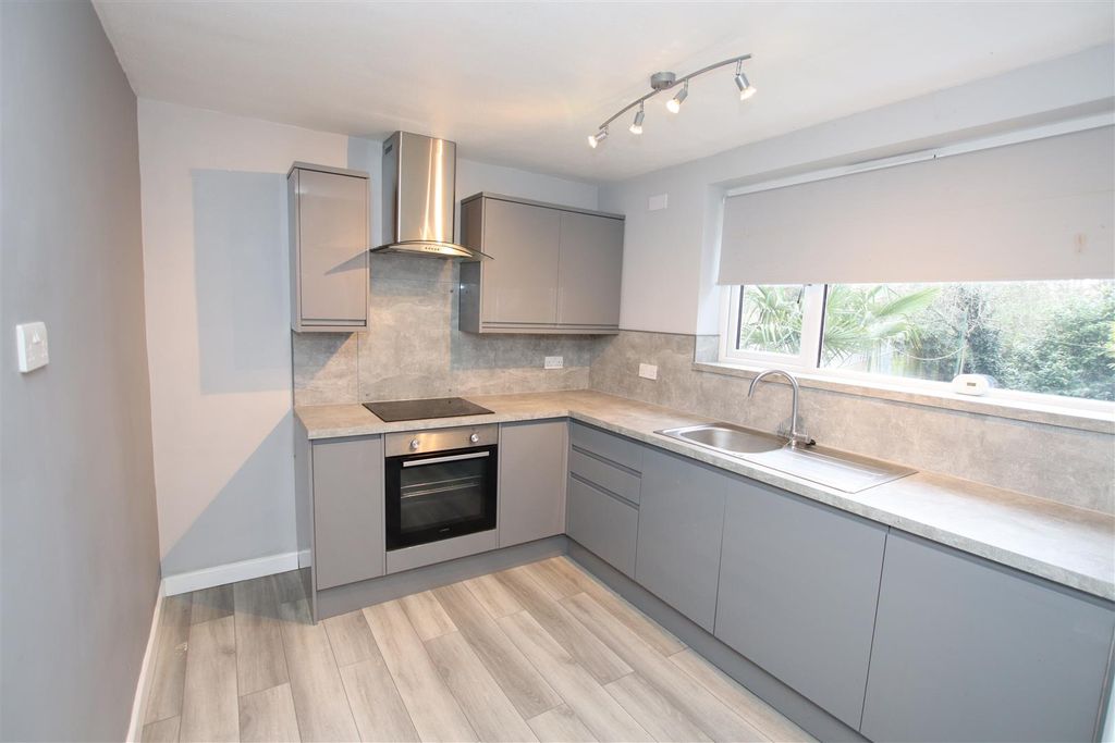 Property photo 2 of 11 Img_2585.Jpg