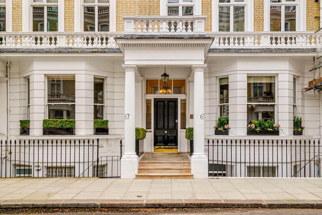 Property photo 2 of 13 Onslowgardens67,Flat3-4