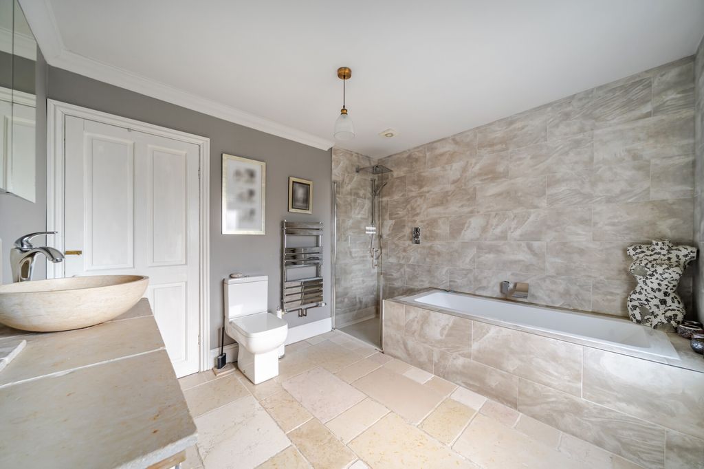 Additional image 8 of 3 bed detached house for saleHeadley Road, Liphook GU30