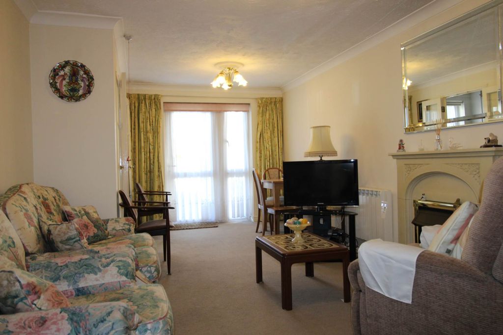 Property photo 2 of 9