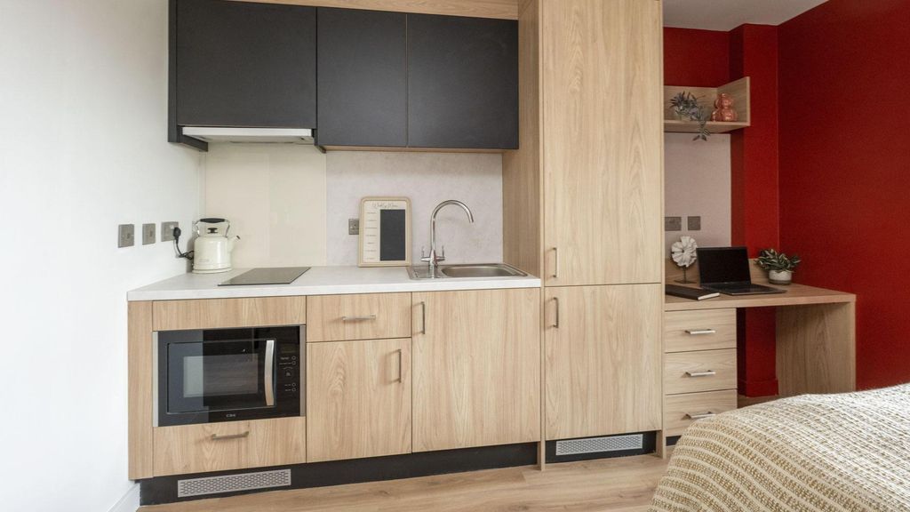 Property photo 3 of 6