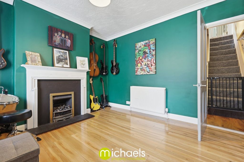 Property photo 3 of 19