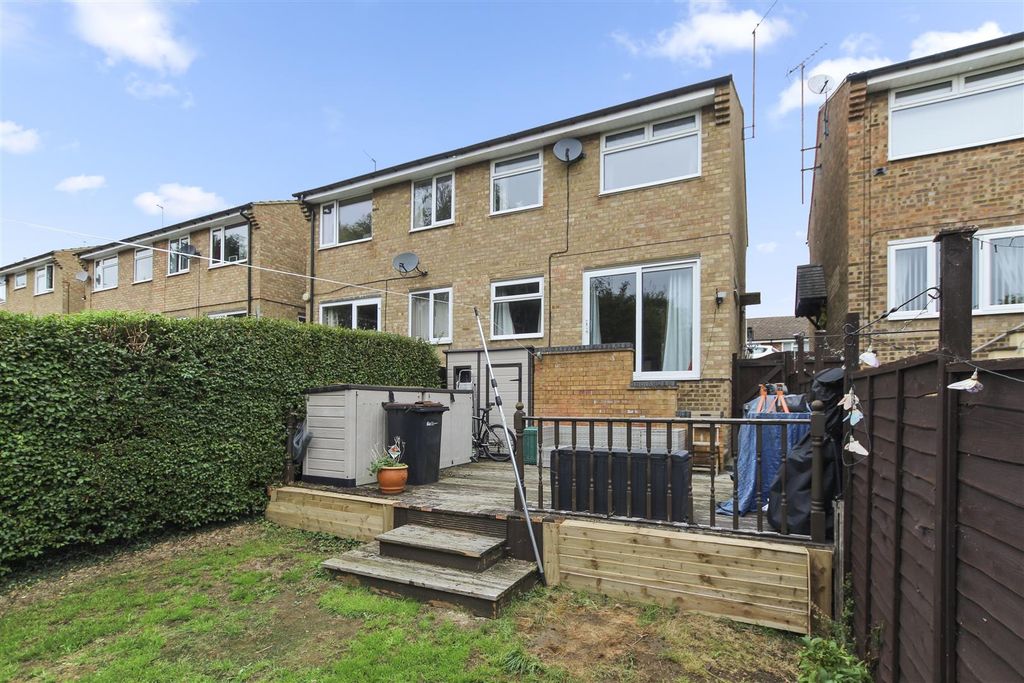 Property photo 3 of 16 Mackenzie Road