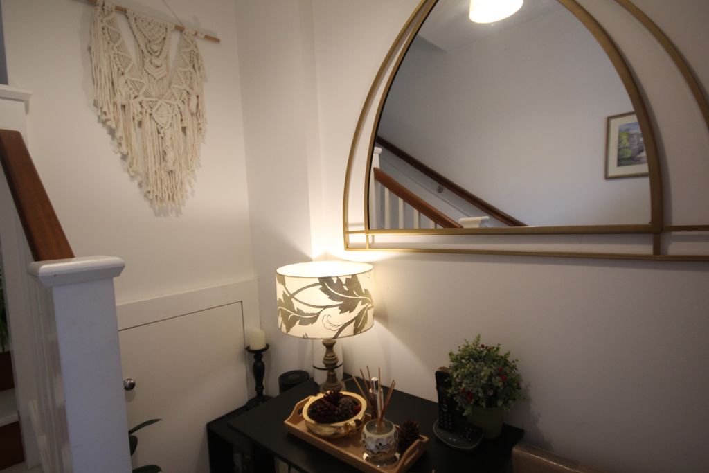 Property photo 3 of 13 Entrance Hall