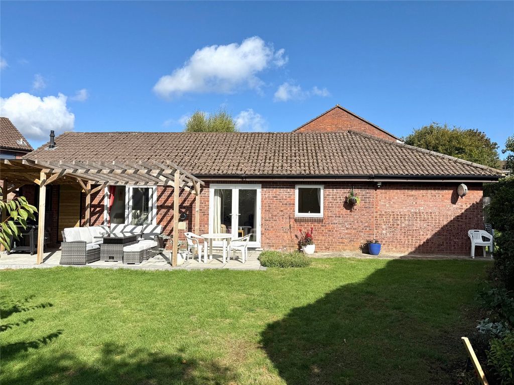 Property photo 2 of 18 Picture No. 13