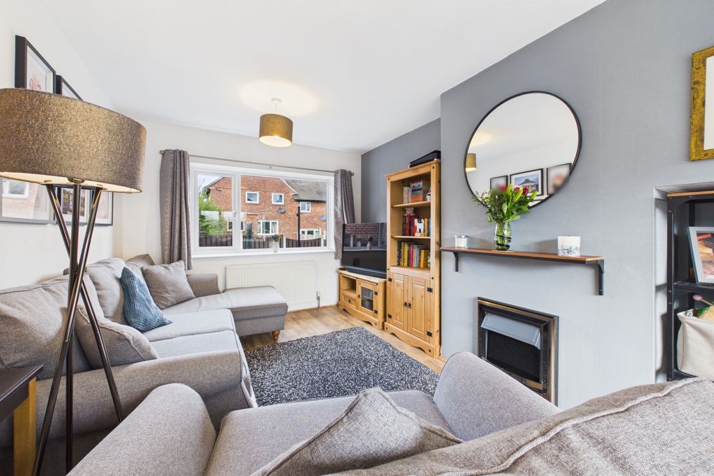 Property photo 2 of 22 Lounge