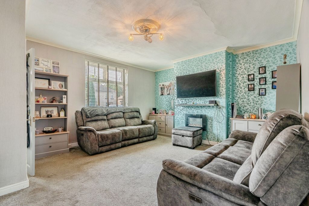 Property photo 3 of 19 Pbox-Img.Jpg