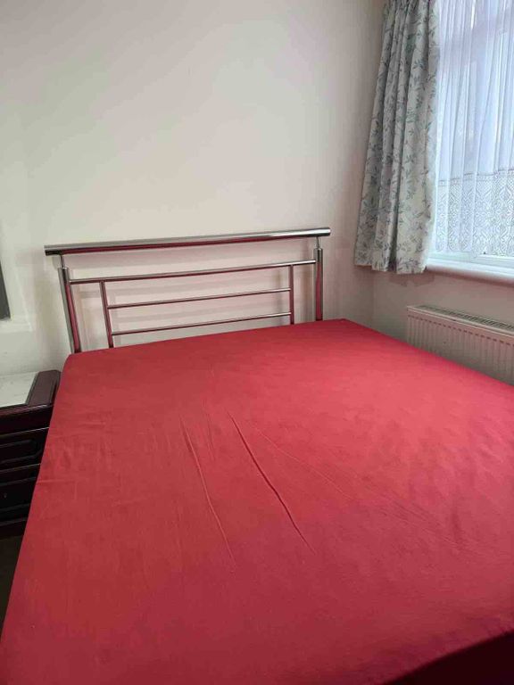 Property photo 1 of 7 1 Room - House Share To Rent Woodfield Avenue, Wembley Ha0