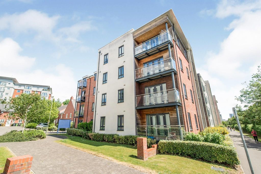 Property photo 1 of 8 Front