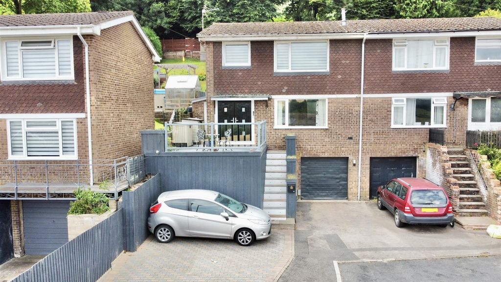 Property photo 1 of 34