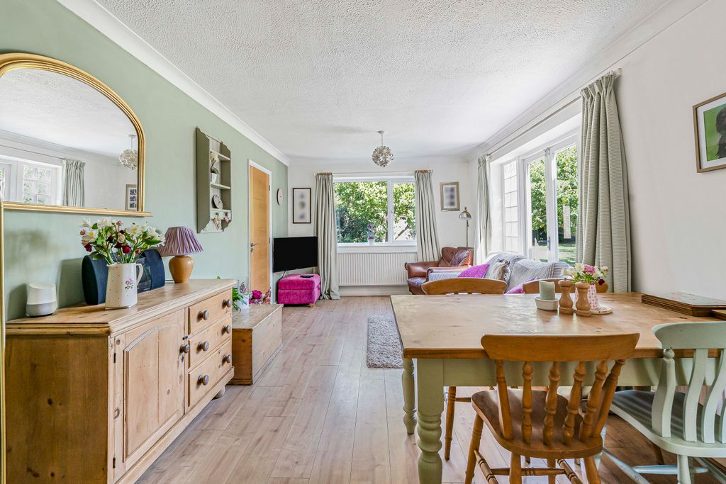 Property photo 2 of 8 3256194