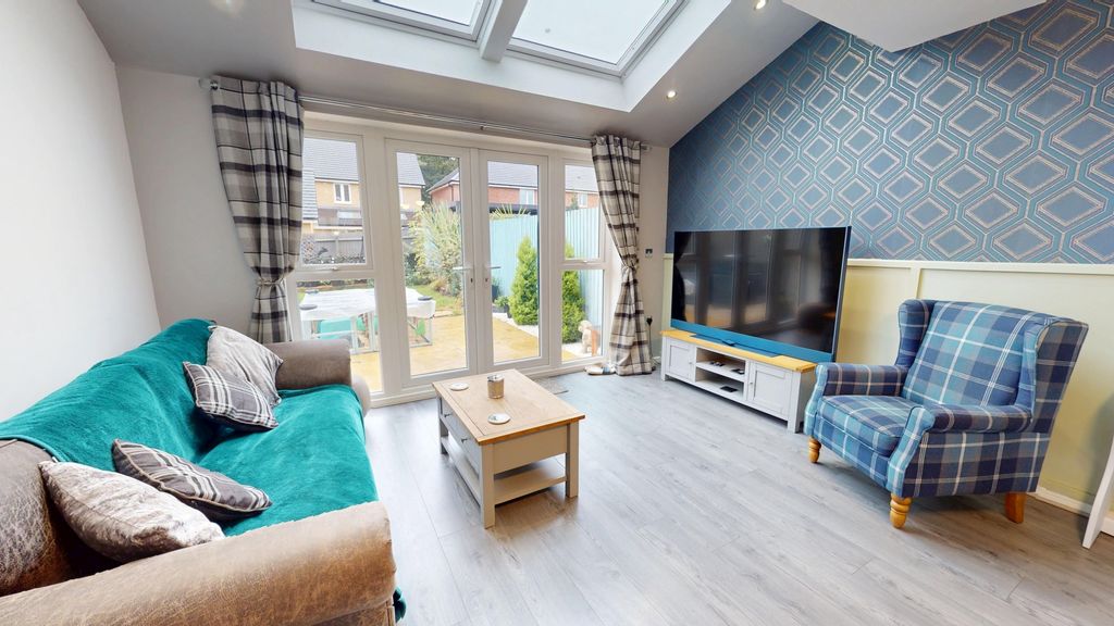 Property photo 2 of 18 Lounge