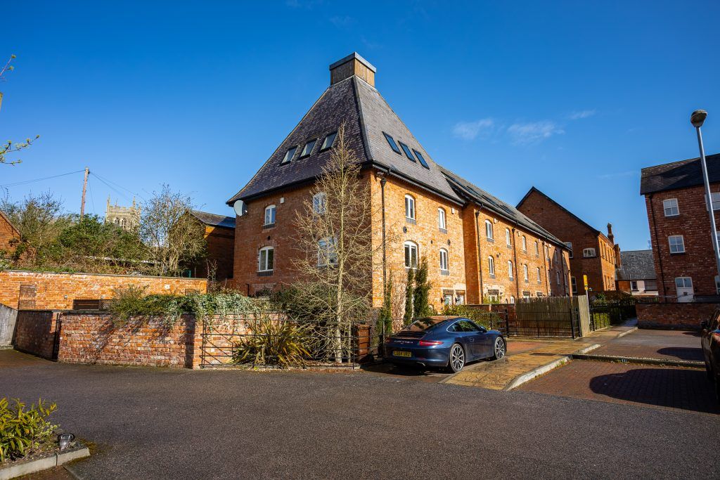 Property photo 1 of 30