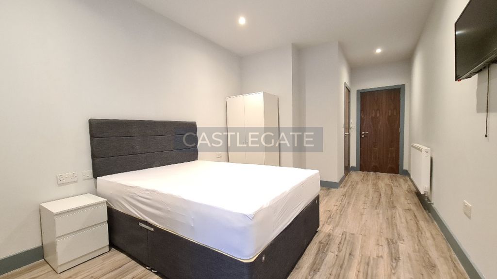 Property photo 2 of 7 Room 31, Renaissance Works, 105 New Street, Huddersfield, HD1 2As