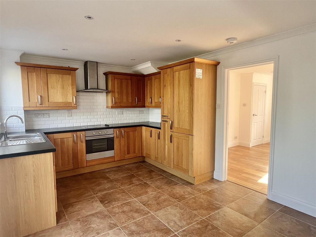 Property photo 2 of 16 Kitchen