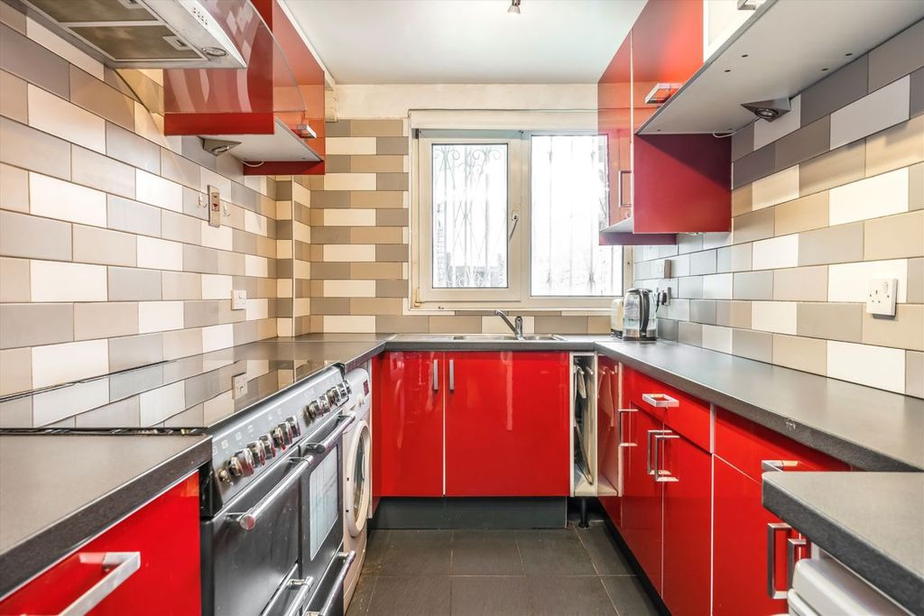 Property photo 3 of 6