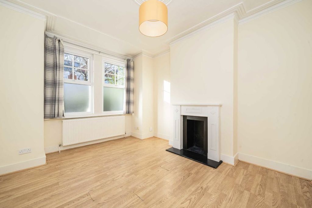 Property photo 2 of 7