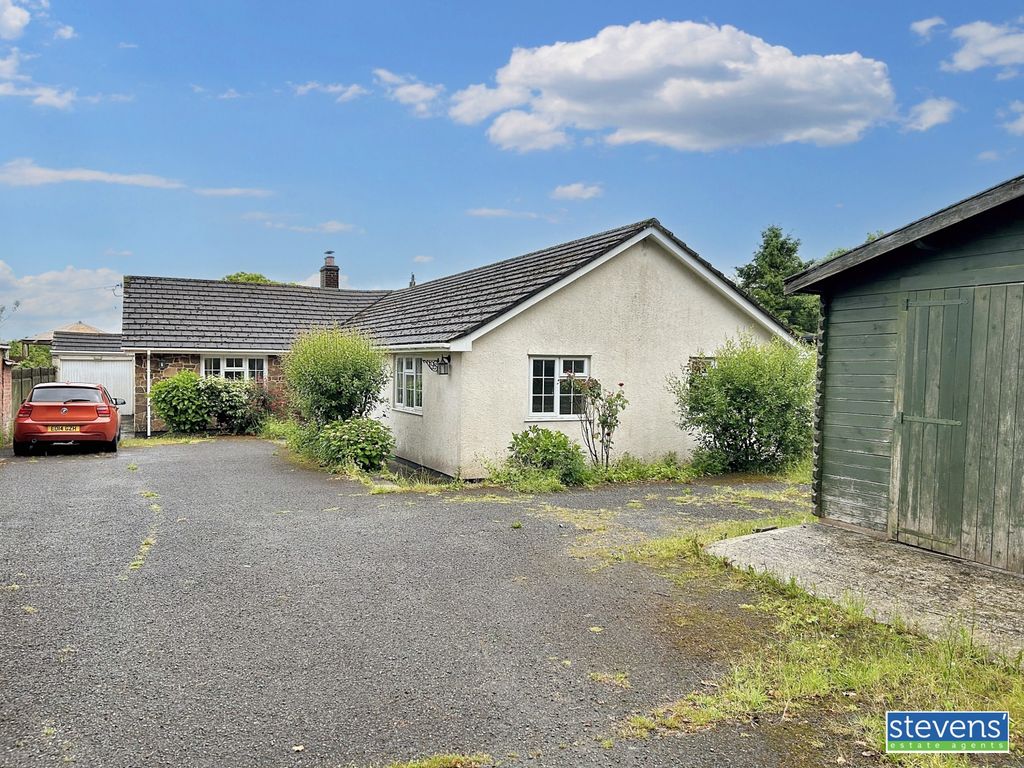 Property photo 1 of 43 Image00015