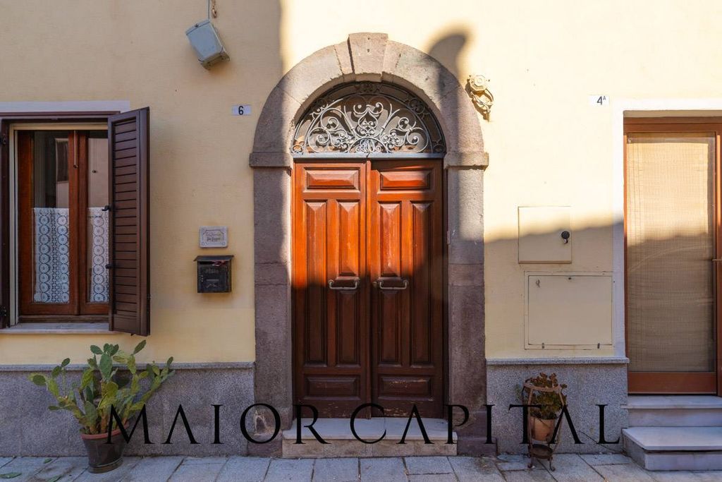 Property photo 1 of 32