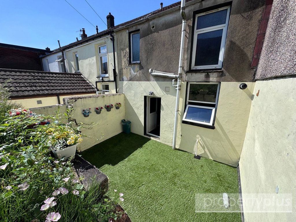 Property photo 3 of 13 Picture No. 11
